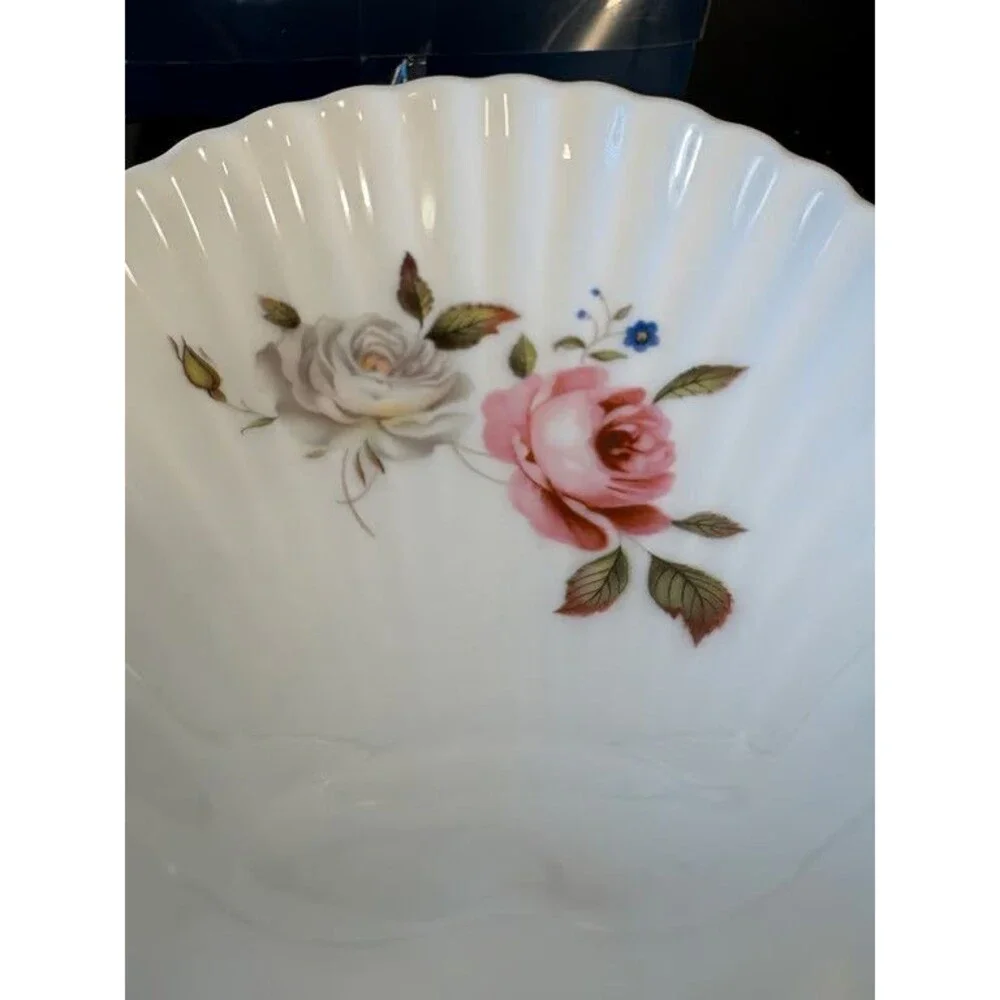 Royal Worcester Shell Dish Pink White Roses Fine Porcelain England Boxed 5 in